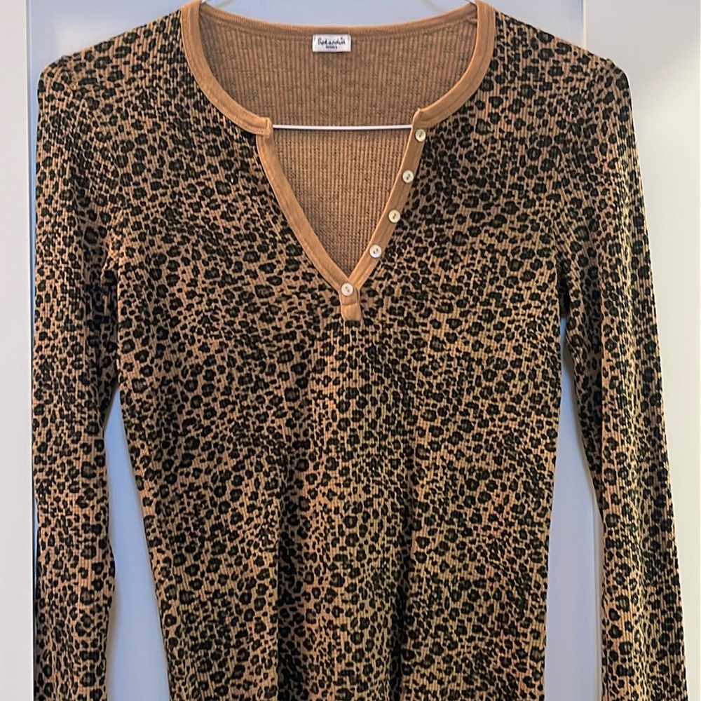 Splendid leopard waffle long-sleeve - Small - NEVER WORN